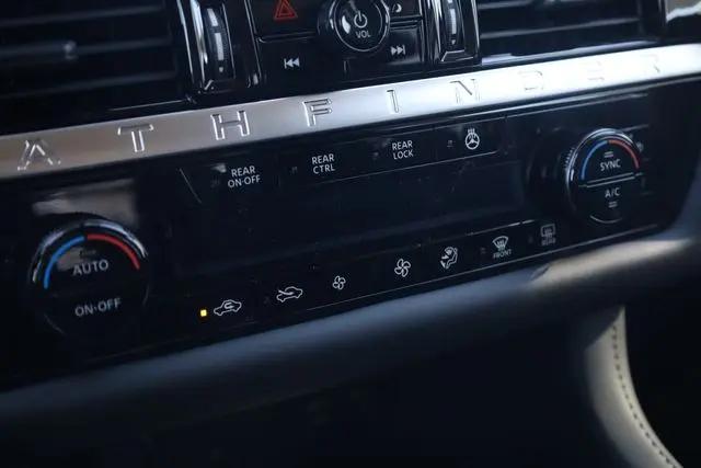 2026 Nissan Pathfinder SV