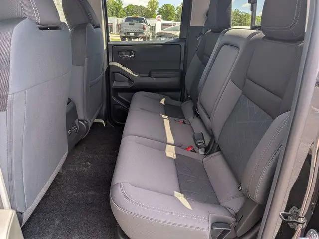 2026 Nissan Frontier Crew Cab SV 4x2