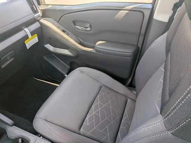 2026 Nissan Frontier Crew Cab SV 4x2