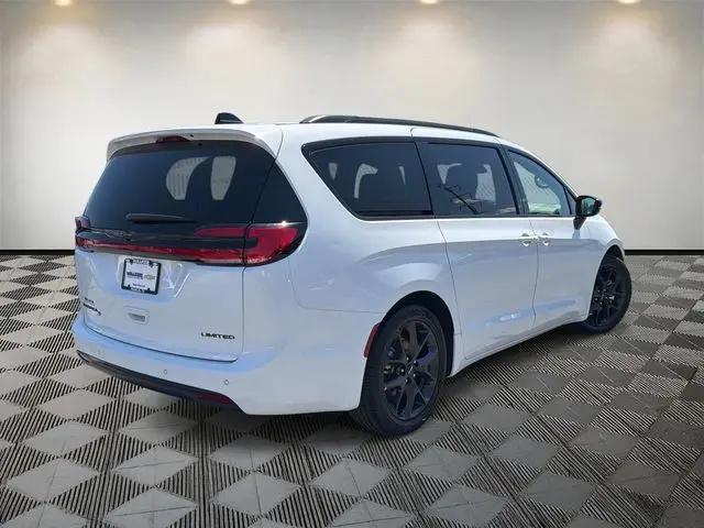 2025 Chrysler Pacifica Limited