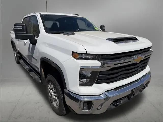 2025 Chevrolet Silverado 2500HD 4WD Crew Cab Standard Bed LT