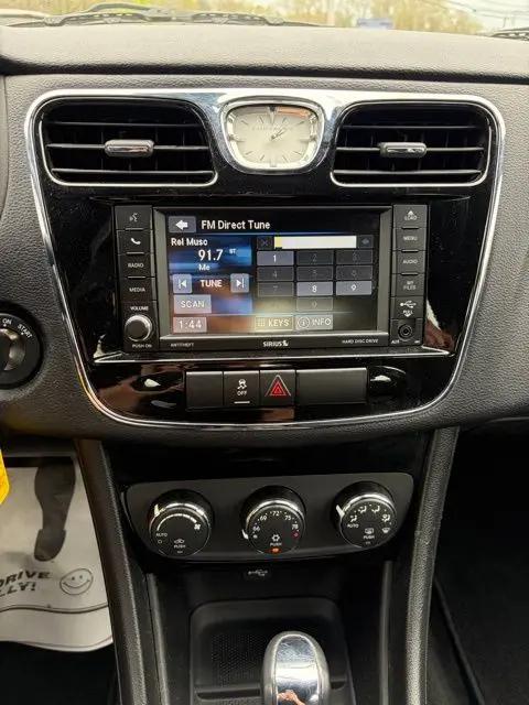2013 Chrysler 200 Touring