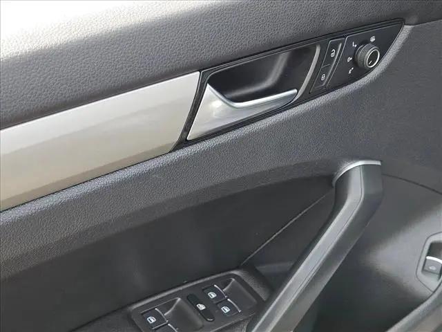 2022 Volkswagen Passat 2.0T SE