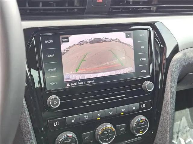 2022 Volkswagen Passat 2.0T SE