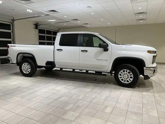 2026 Chevrolet Silverado 3500HD Crew Cab, Long Bed, WT Dual Rear Wheel, RWD