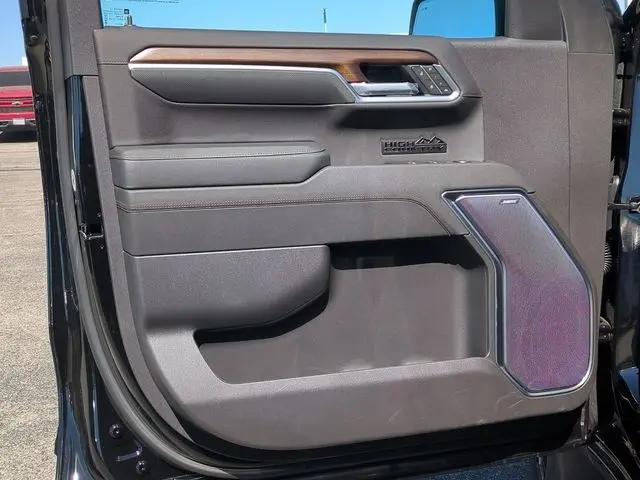 2026 Chevrolet Silverado 1500 4WD Crew Cab Short Bed High Country