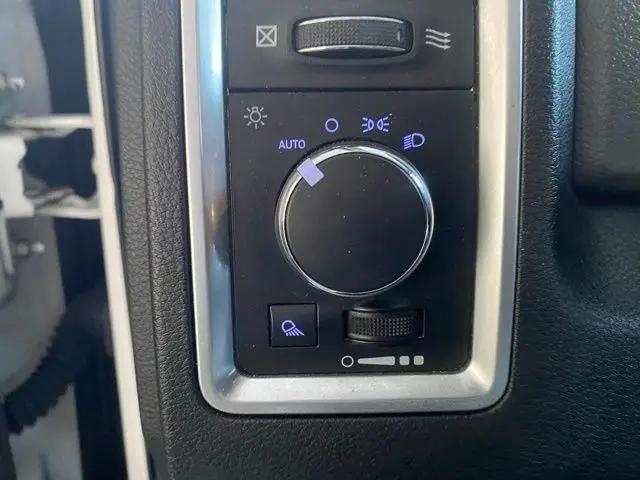 2019 Ram 1500 Classic SLT Regular Cab 4x2 8' Box