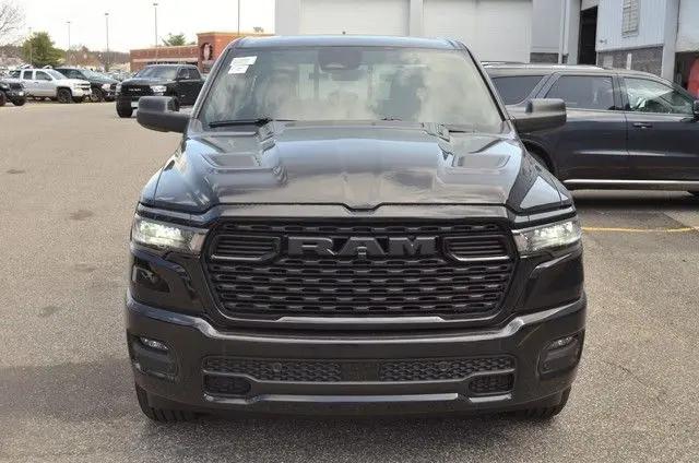 2026 Ram 1500 Express Crew Cab 4x4 5'7" Box