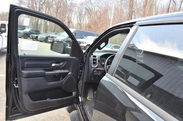 2026 Ram 1500 Express Crew Cab 4x4 5'7" Box