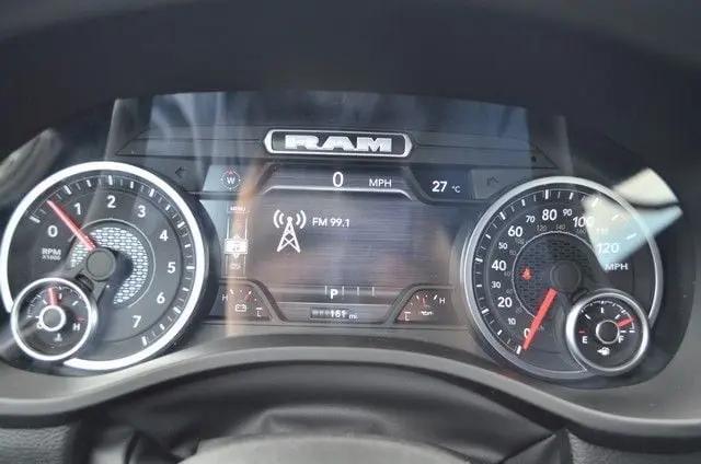 2026 Ram 1500 Express Crew Cab 4x4 5'7" Box