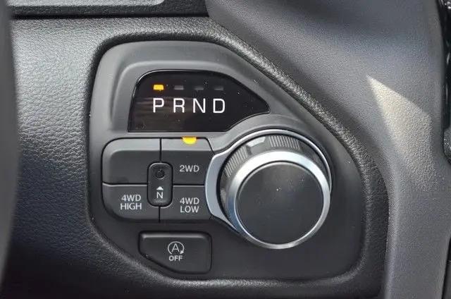 2026 Ram 1500 Express Crew Cab 4x4 5'7" Box