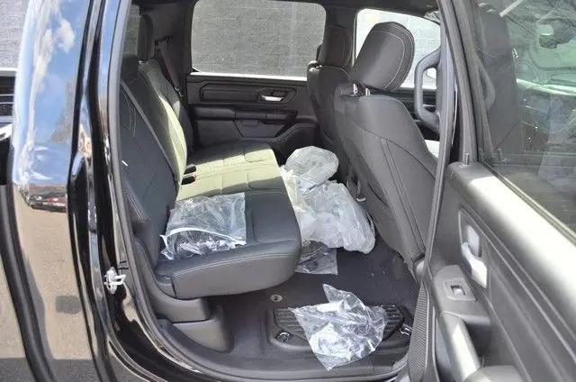 2026 Ram 1500 Express Crew Cab 4x4 5'7" Box