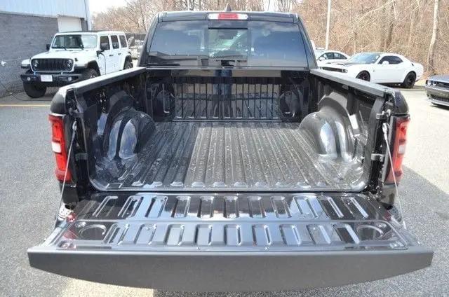 2026 Ram 1500 Express Crew Cab 4x4 5'7" Box