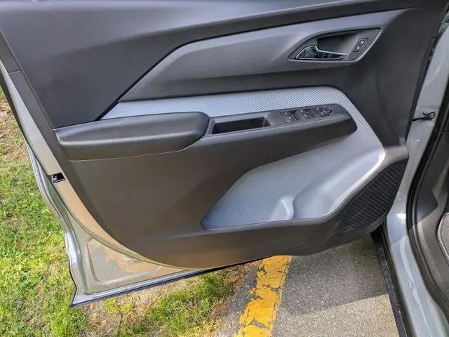 2027 Chevrolet Bolt LT FWD
