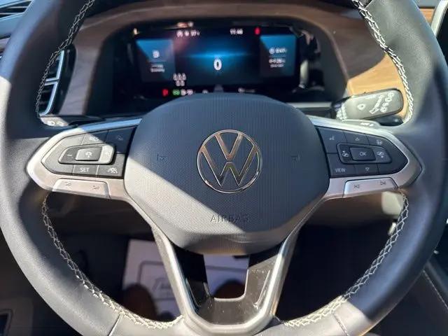 2026 Volkswagen Atlas SE with Technology