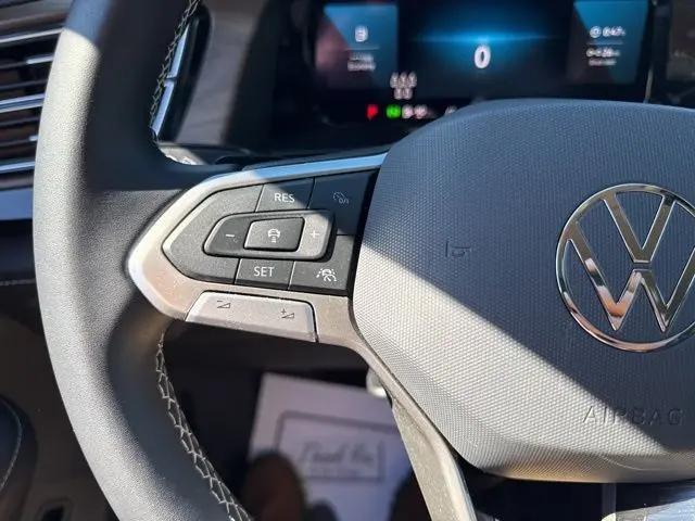2026 Volkswagen Atlas SE with Technology