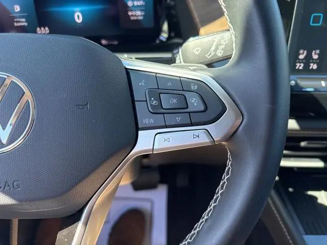 2026 Volkswagen Atlas SE with Technology
