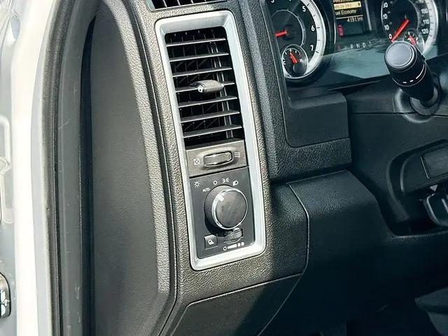 2024 Ram 1500 Classic Warlock Crew Cab 4x4 5'7" Box