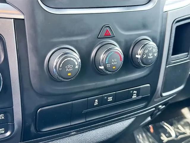 2024 Ram 1500 Classic Warlock Crew Cab 4x4 5'7" Box