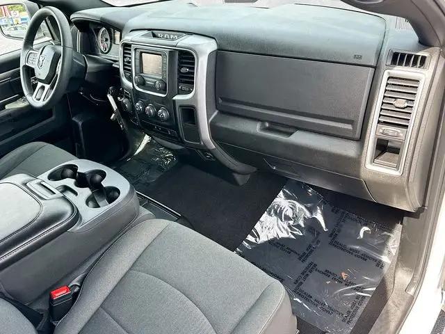 2024 Ram 1500 Classic Warlock Crew Cab 4x4 5'7" Box