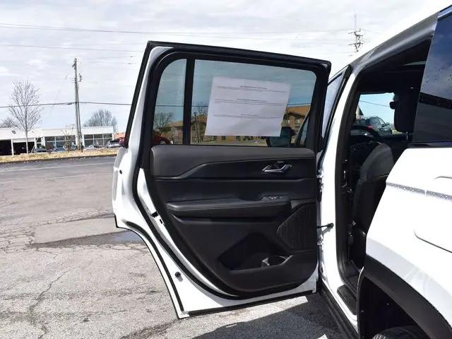 2026 Jeep Grand Cherokee L Altitude 4x4