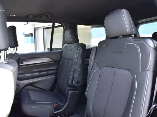 2026 Jeep Grand Cherokee L Altitude 4x4