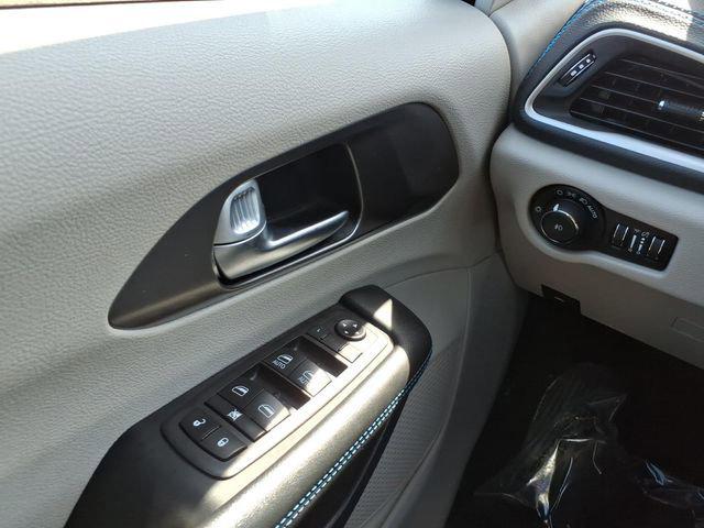 2021 Chrysler Pacifica Touring AWD