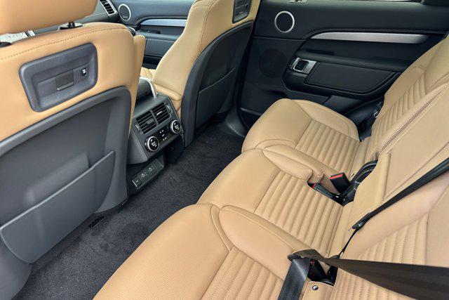 2026 Land Rover Discovery Gemini Edition