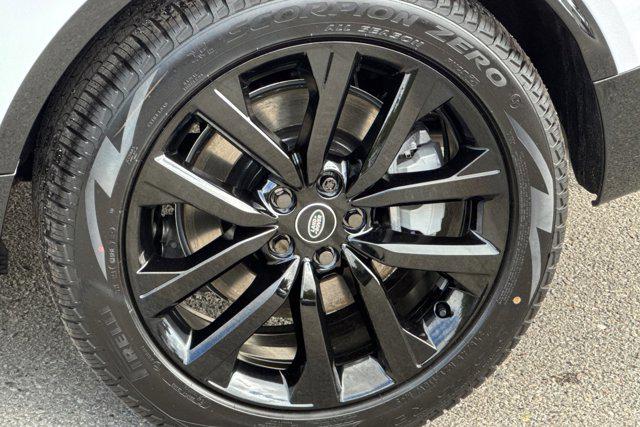 2026 Land Rover Discovery Gemini Edition