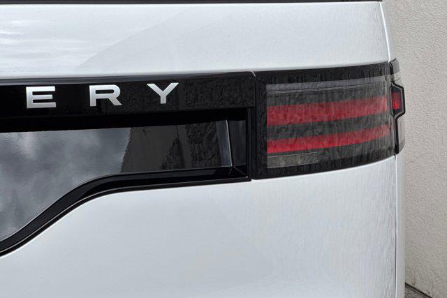 2026 Land Rover Discovery Gemini Edition