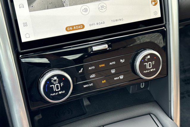 2026 Land Rover Discovery Gemini Edition