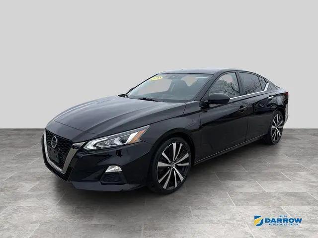 2022 Nissan Altima SR FWD for sale in West Bend, WI