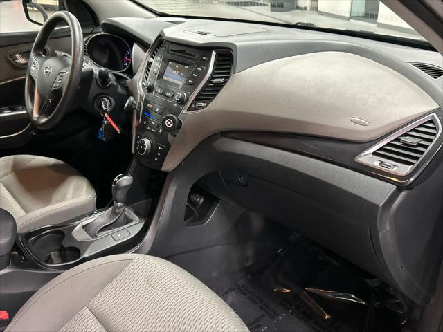 2016 Hyundai Santa Fe SE