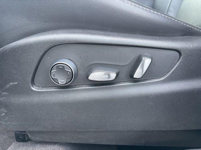 2025 Cadillac XT4 AWD Premium Luxury