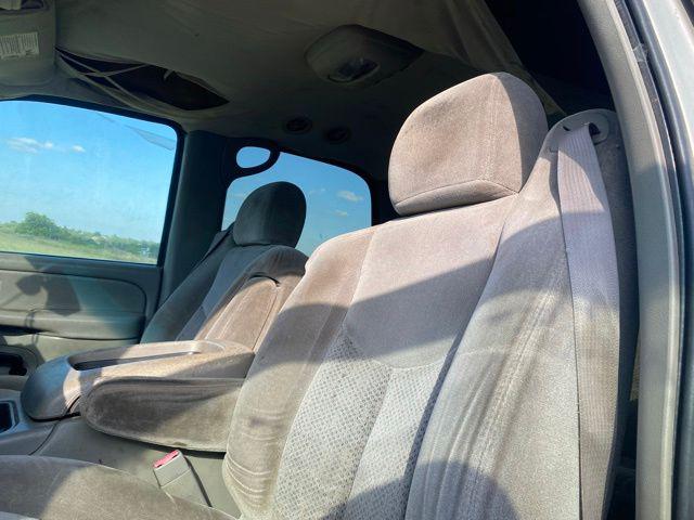 2004 Chevrolet Tahoe LS
