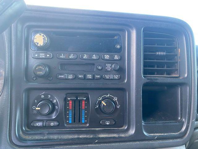 2004 Chevrolet Tahoe LS