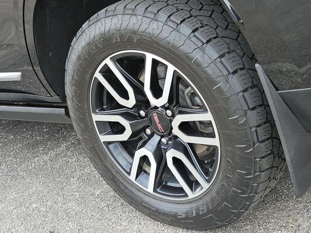 2023 GMC Yukon 4WD Denali