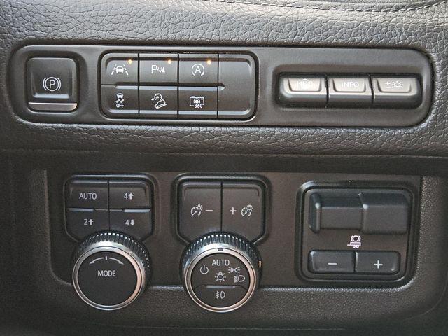 2023 GMC Yukon 4WD Denali