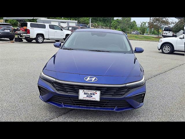 2024 Hyundai Elantra SE