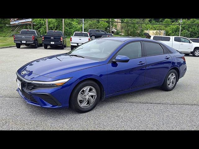 2024 Hyundai Elantra SE