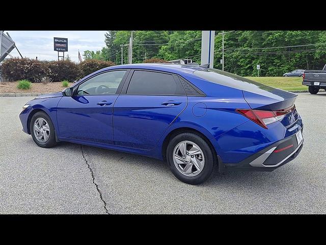 2024 Hyundai Elantra SE