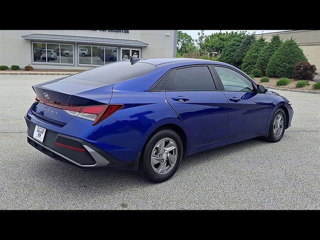 2024 Hyundai Elantra SE
