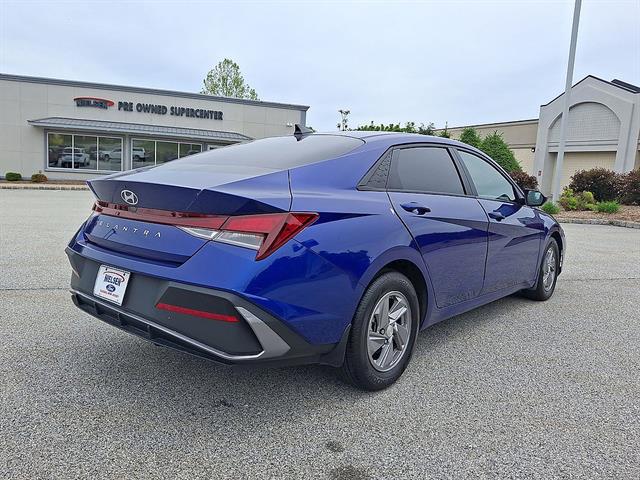 2024 Hyundai Elantra SE