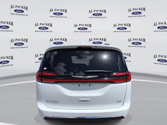 2022 Chrysler Pacifica Touring L AWD