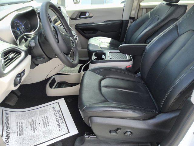 2022 Chrysler Pacifica Touring L AWD