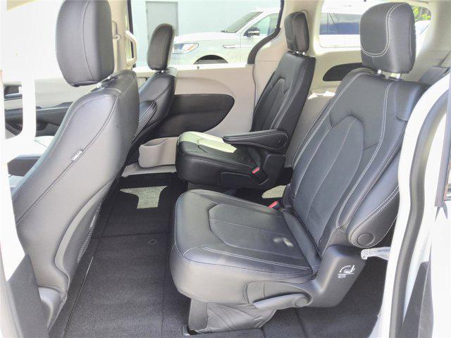 2022 Chrysler Pacifica Touring L AWD