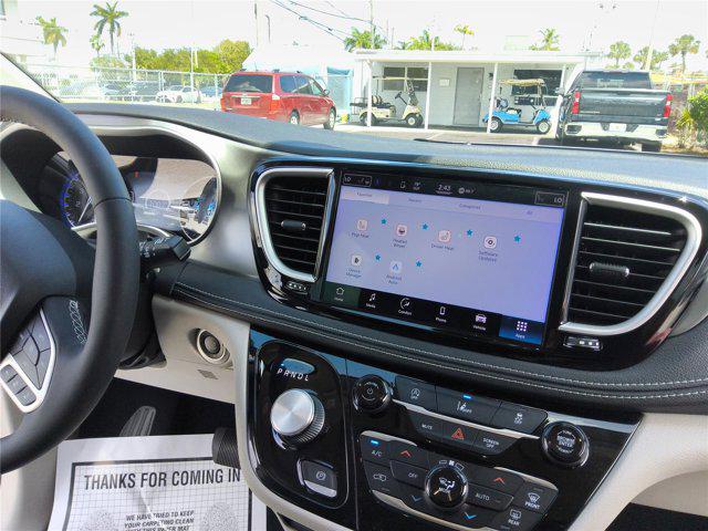 2022 Chrysler Pacifica Touring L AWD