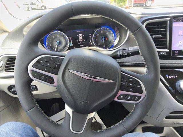 2022 Chrysler Pacifica Touring L AWD