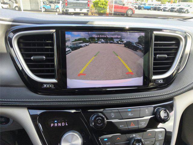 2022 Chrysler Pacifica Touring L AWD