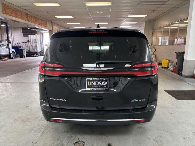 2023 Chrysler Pacifica Hybrid Touring L